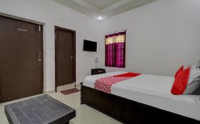 Oyo Vnr Convention Hotel Guntur 3* India