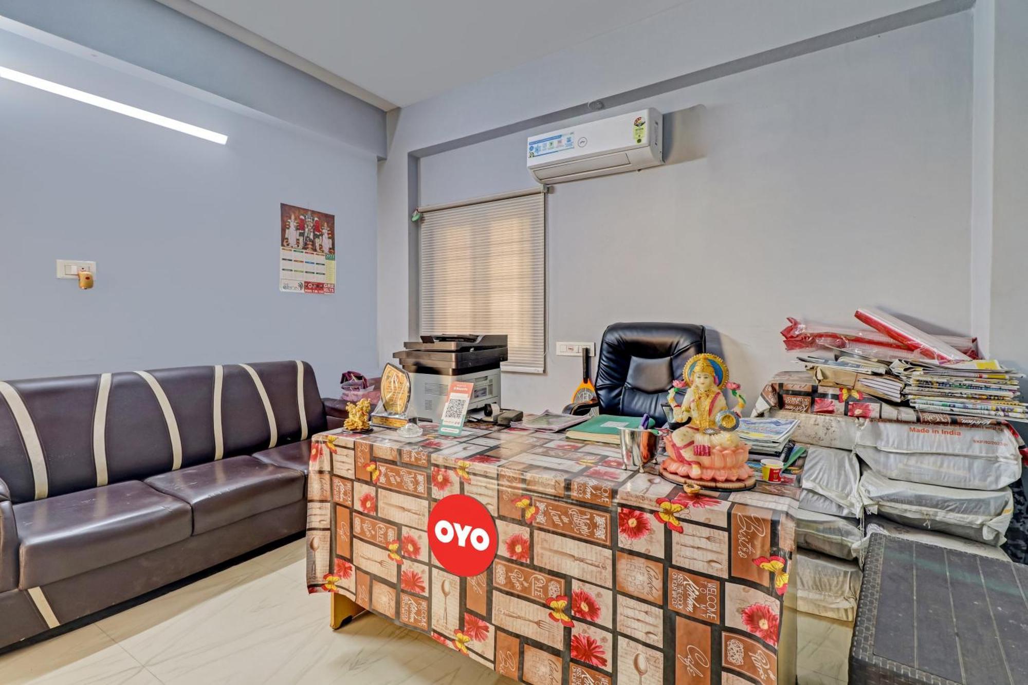 Oyo Vnr Convention Hotel Guntur Exterior photo